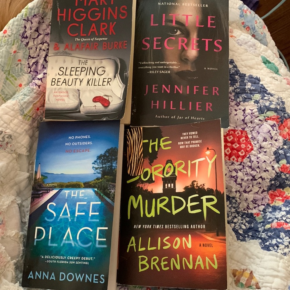 Paper book books, Mary Higgins Clark, Anna Downes, Allison Brennan